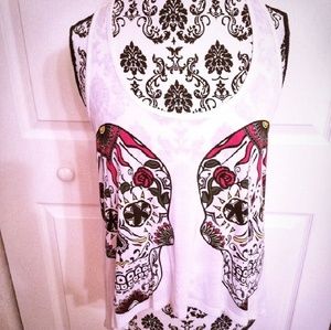 Fun asymmetrical skull tank